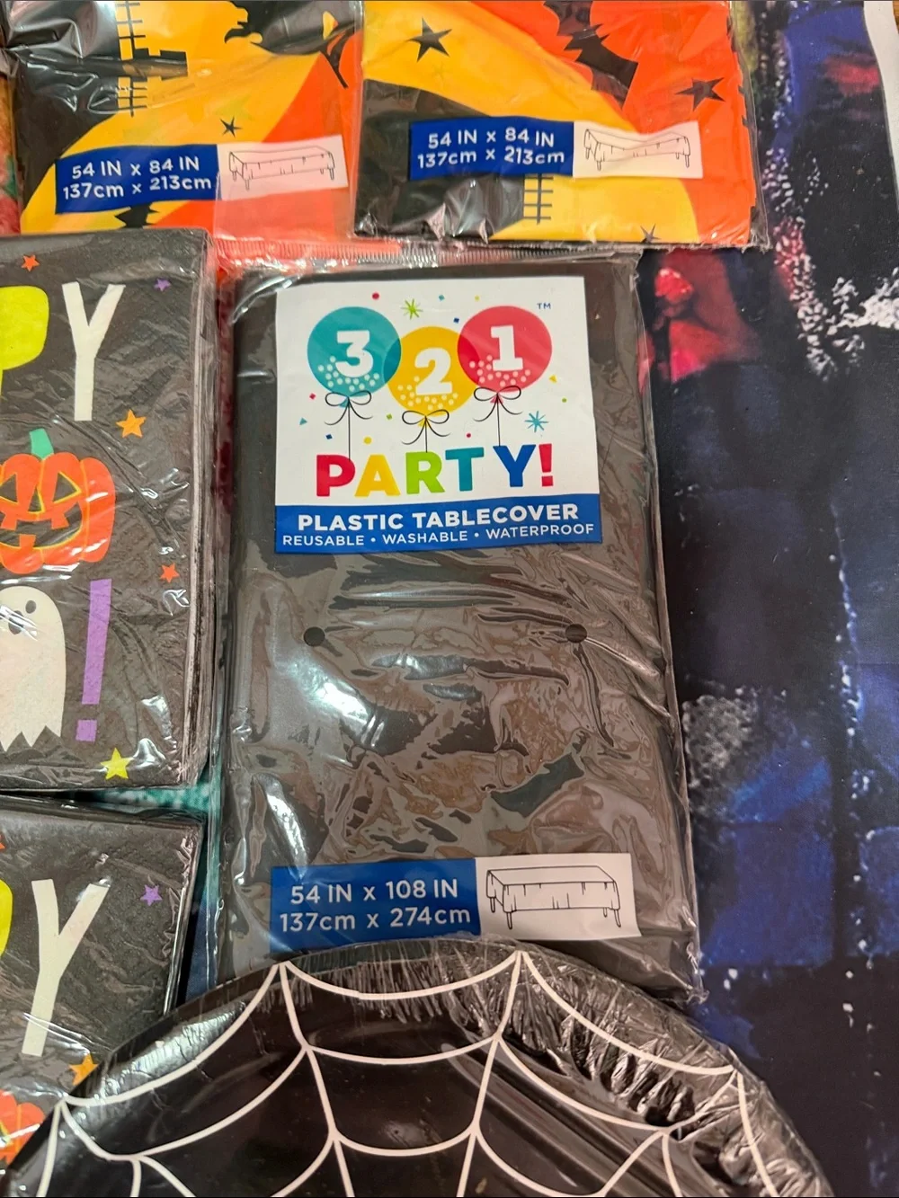 Halloween Party Supplies Kit - Black & Orange Tableware and Napkins